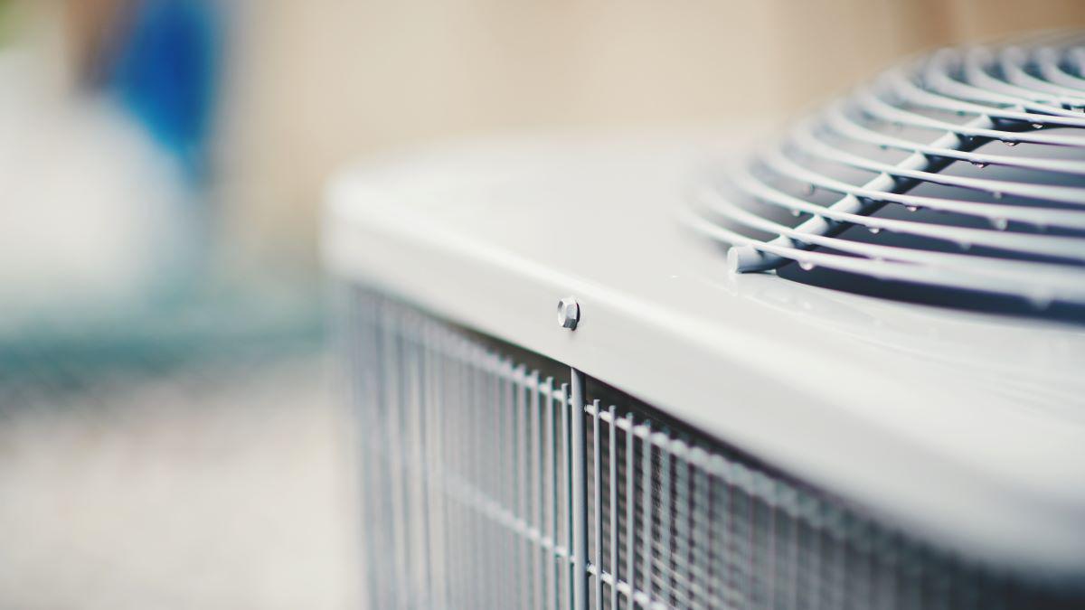 When Should I Replace My AC? Signs It’s Time